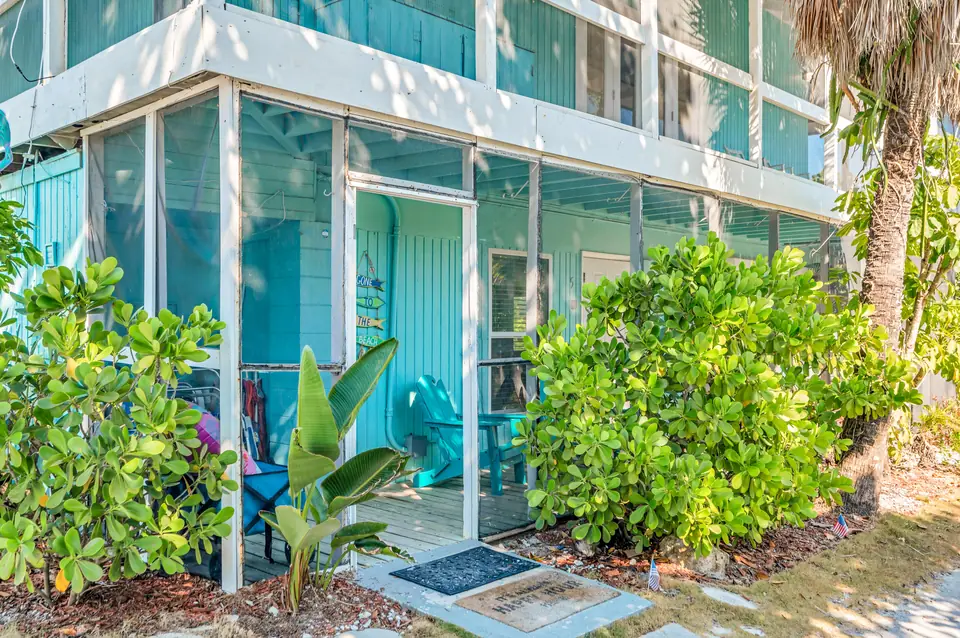 Beachside Escape — photo 1